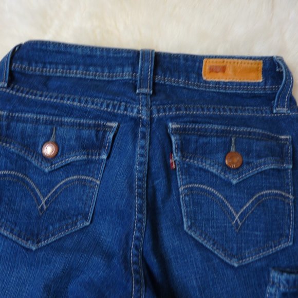 Levi's Bold Curve Lowrise Back Flap Jeans - Picture 4 of 6
